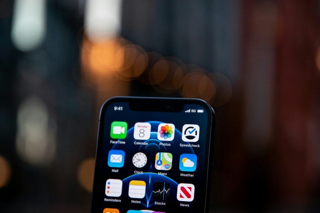 is a 5g phone worth paying extra money for in africa right now8072916486887145520.