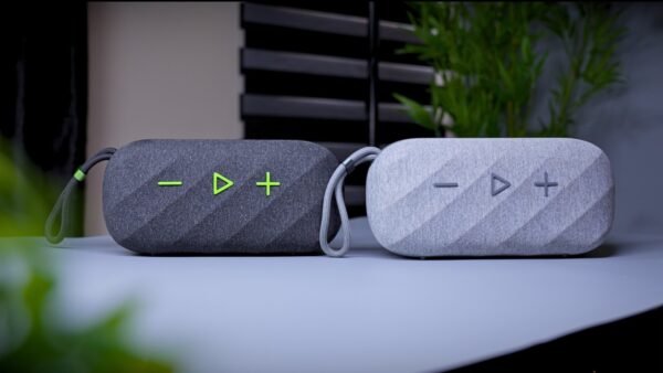 Oraimo SpaceBox vs SpaceBox Active